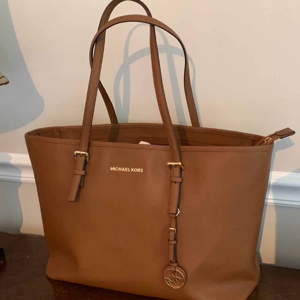 Michael Kors Voyager Crossgrain Leather Tote - Picture 6 of 6
